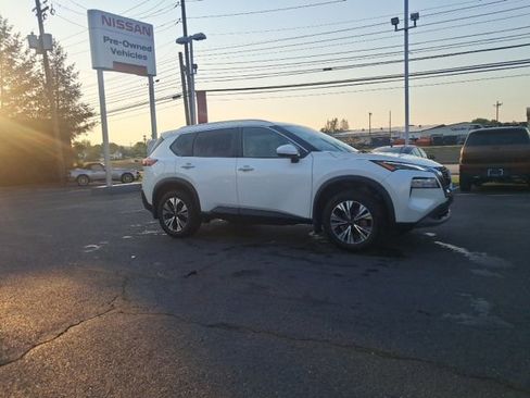 Used 2023 Nissan Rogue SV w/ SV Premium B Package AWD/4WD image 2