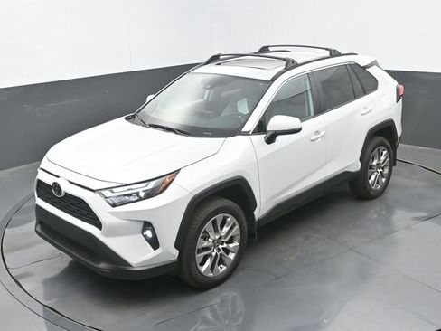 Used 2025 Toyota RAV4 XLE Premium image 16