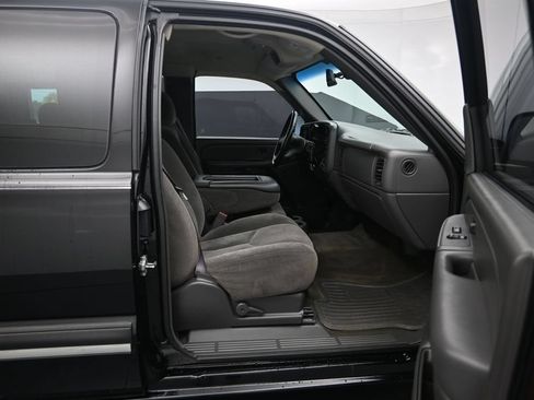 Used 2007 Chevrolet Silverado 1500 LT w/ Extended Cab Value Package RWD image 24