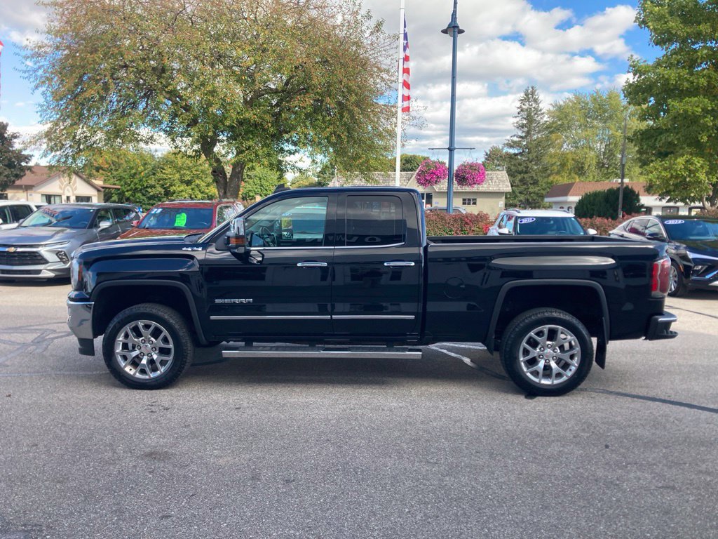 Used 2017 GMC Sierra 1500 SLT w/ SLT Premium Package AWD/4WD image 8