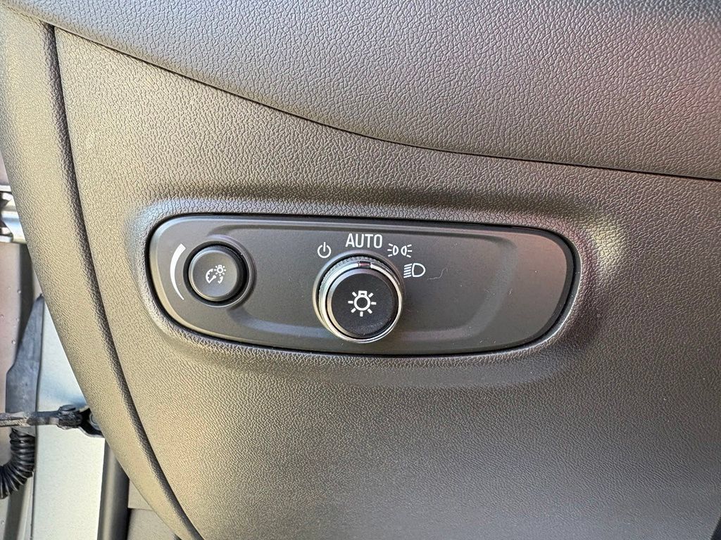 Used 2024 Chevrolet Equinox RS FWD image 18