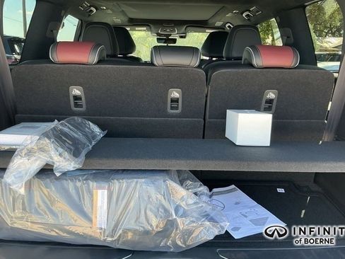 Certified 2026 INFINITI QX80 Autograph w/ Premium Cargo Package image 27