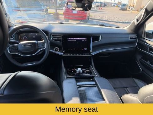 Used 2022 Jeep Wagoneer Series III image 12