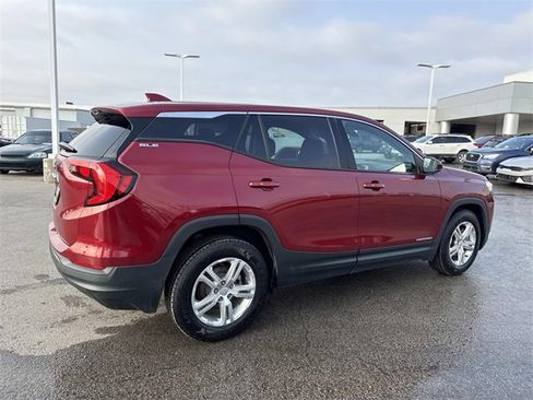 Used 2018 GMC Terrain SLE image 2