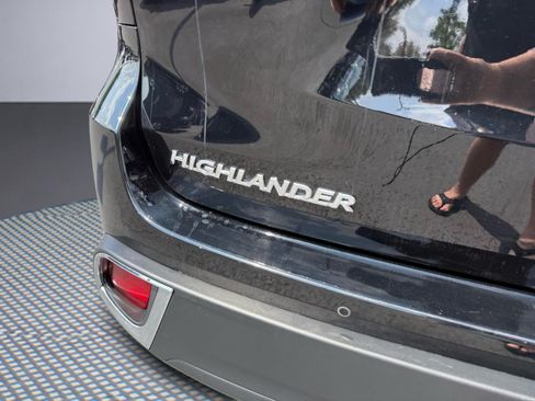Used 2018 Toyota Highlander Limited Platinum AWD/4WD image 6