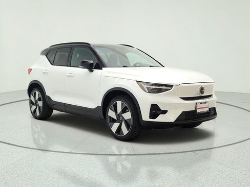 Used 2023 Volvo XC40 Recharge Ultimate w/ Protection Package Premier AWD/4WD image 3