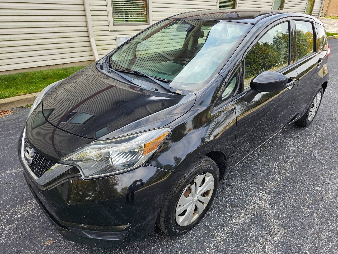 Used 2017 Nissan Versa Note SV FWD image 2