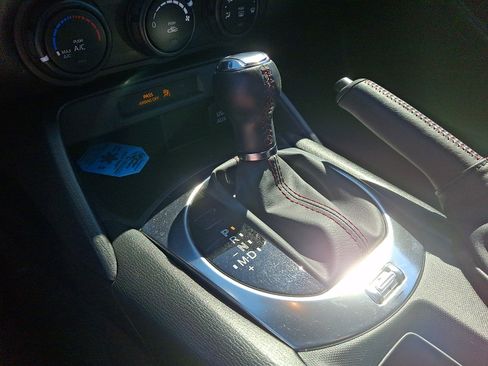 Used 2017 MAZDA MX-5 Miata Sport image 12