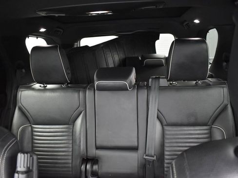 Used 2022 Land Rover Discovery HSE R-Dynamic image 22