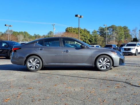 New 2025 Nissan Altima 2.5 S image 4