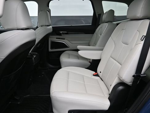 Used 2023 Kia Telluride SX FWD image 12