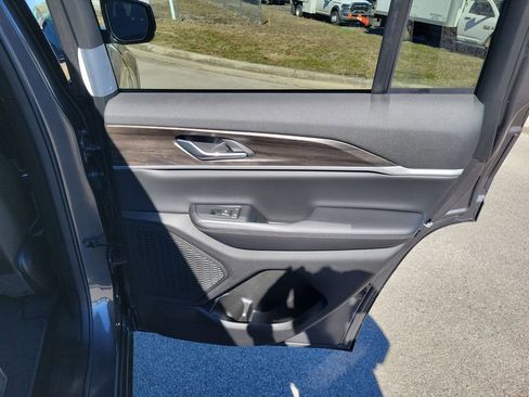 New 2026 Jeep Grand Cherokee Altitude image 35