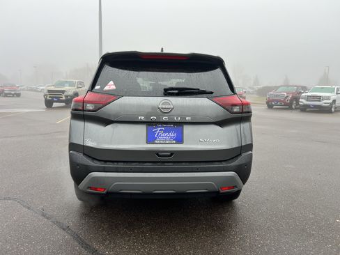 Used 2022 Nissan Rogue SV image 6