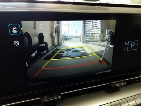 Certified 2024 Hyundai Kona SEL FWD image 9