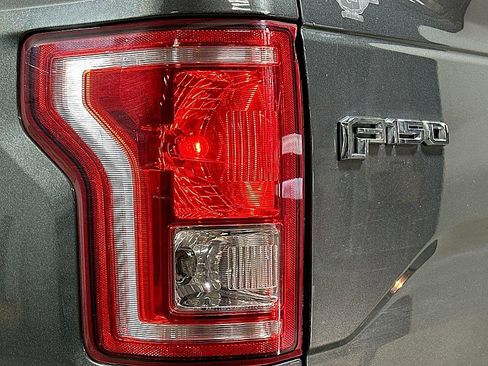 Used 2016 Ford F150 XLT image 21