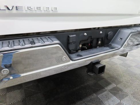 Used 2020 Chevrolet Silverado 2500 LTZ w/ LTZ Premium Package image 44