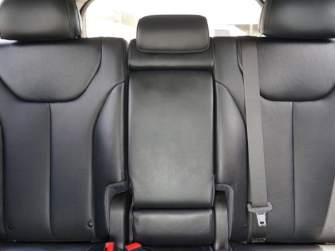 Used 2022 Hyundai Santa Fe SEL w/ Convenience + Premium Package FWD image 19