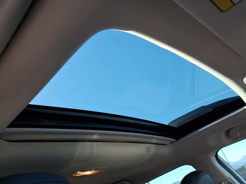 Certified 2022 Subaru Outback Limited image 18