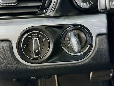 Used 2017 Porsche 911 Carrera image 10