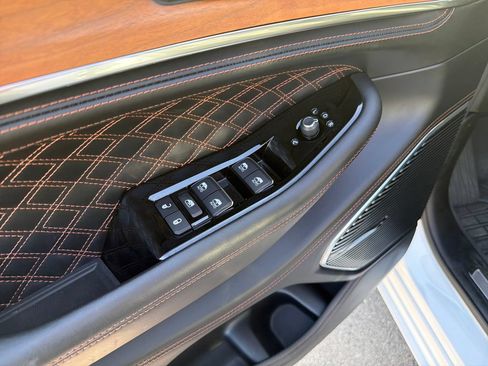 Used 2023 Jeep Grand Cherokee Summit AWD/4WD image 19