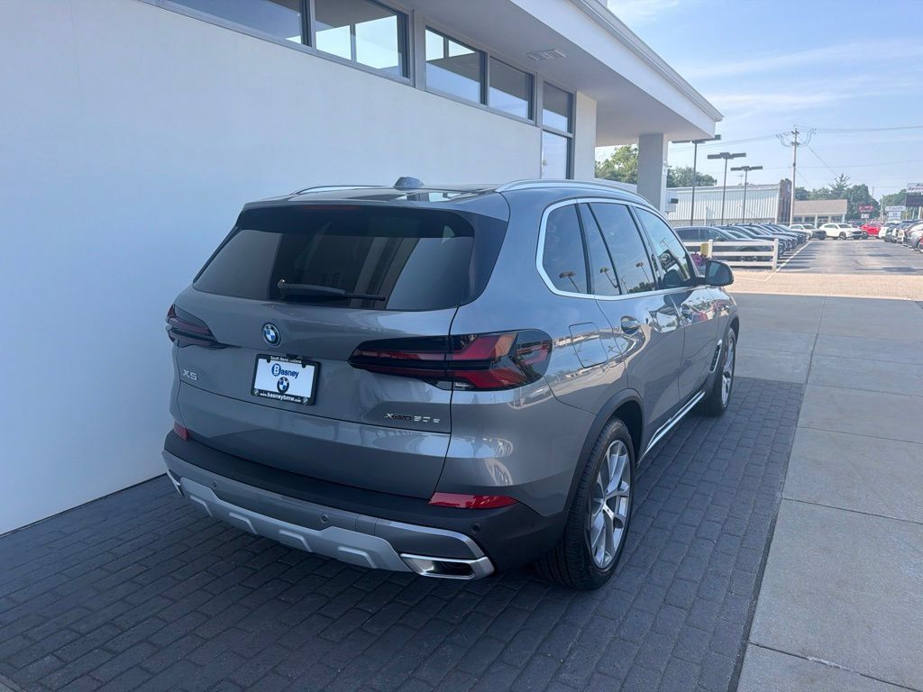 New 2026 BMW X5 xDrive50e w/ Climate Comfort Package AWD/4WD image 5