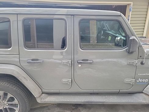 Used 2022 Jeep Wrangler Unlimited Sahara w/ Cold Weather Group image 9