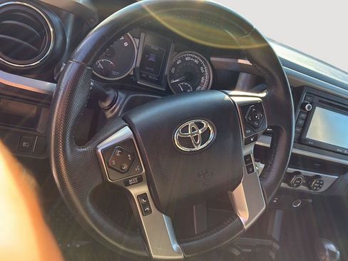 Used 2019 Toyota Tacoma SR5 AWD/4WD image 36