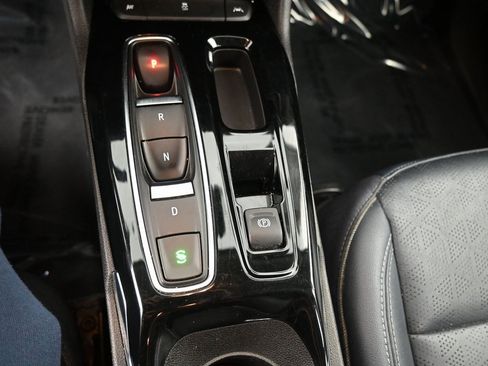 Used 2022 Chevrolet Bolt EUV LT w/ Convenience Package image 18