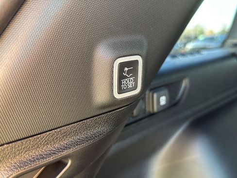 New 2025 Jeep Grand Cherokee Altitude image 17