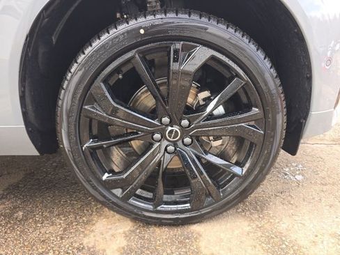 New 2026 Volvo XC60 B5 Ultra w/ Climate Package image 9