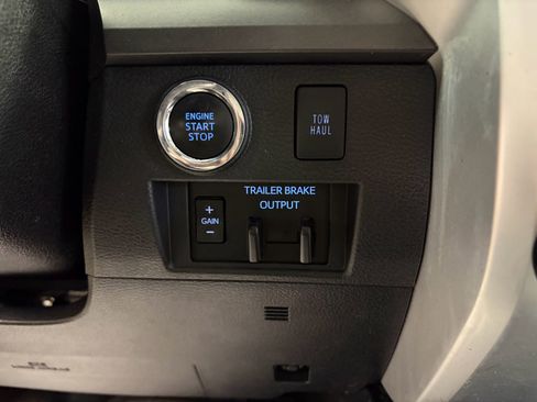 Used 2020 Toyota Tundra SR5 w/ TRD Off-Road Package AWD/4WD image 20