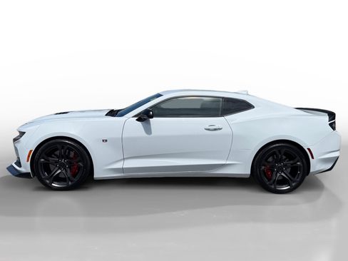 Used 2019 Chevrolet Camaro SS RWD image 2