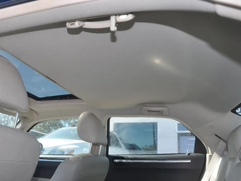 Used 2005 Chrysler 300 Touring w/ Sound Group RWD image 22