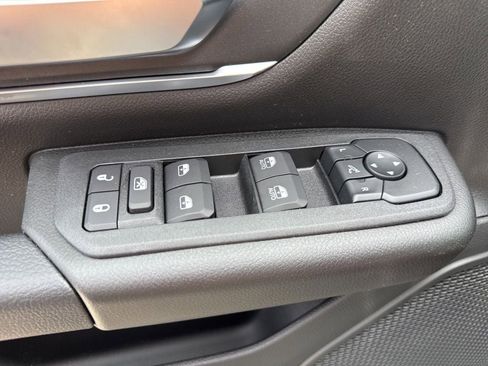 New 2026 RAM 1500 4x4 Crew Cab image 17