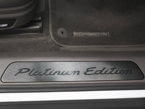 Used 2023 Porsche Panamera 4 Platinum Edition image 46