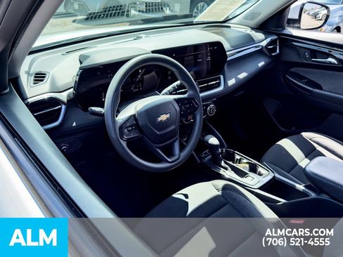 Used 2025 Chevrolet TrailBlazer LT FWD image 8