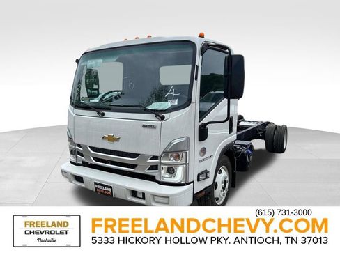 Used 2024 Chevrolet Low Cab Forward 5500HD RWD image 10