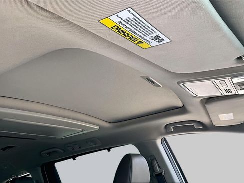 Used 2014 Honda Odyssey Touring image 12