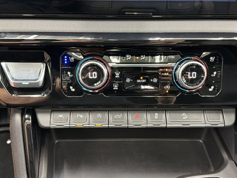 Used 2026 GMC Sierra 1500 AT4 w/ AT4 Premium Package AWD/4WD image 24