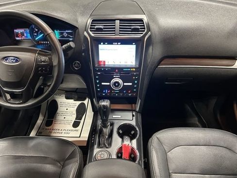 Used 2018 Ford Explorer Limited w/ Equipment Group 301A AWD/4WD image 15