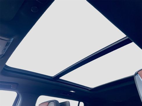 Used 2023 GMC Yukon XL Denali Ultimate image 19