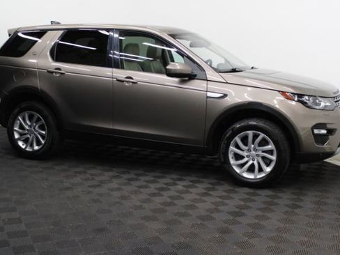Used 2017 Land Rover Discovery Sport HSE image 3