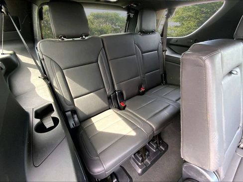 Used 2025 Chevrolet Tahoe Z71 AWD/4WD image 26
