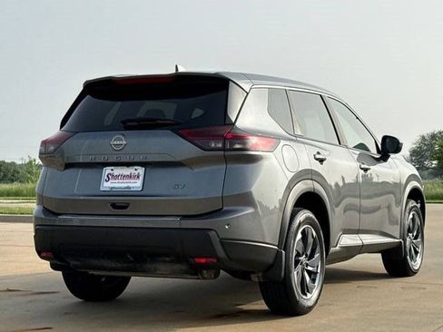 Used 2024 Nissan Rogue SV FWD image 8