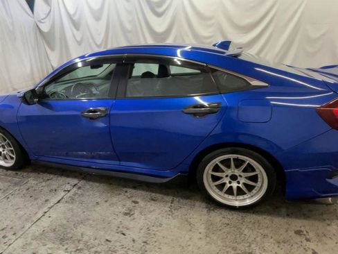 Used 2017 Honda Civic Touring image 6