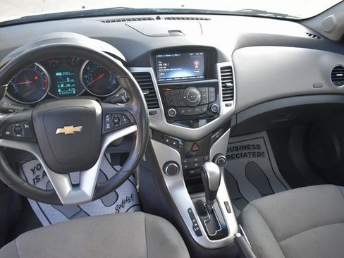 Used 2013 Chevrolet Cruze LT image 17