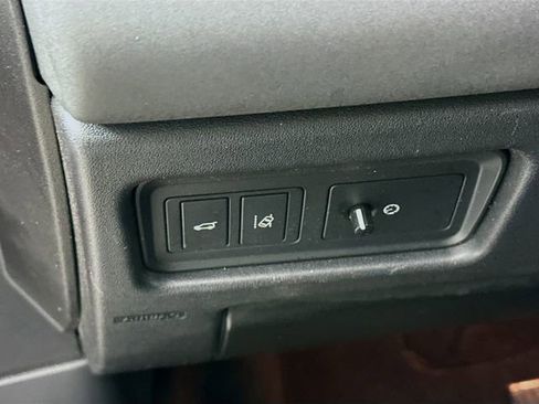 Used 2018 Land Rover Discovery Sport HSE image 15