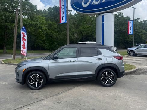 Used 2023 Chevrolet TrailBlazer RS w/ Sun and Liftgate Package image 3
