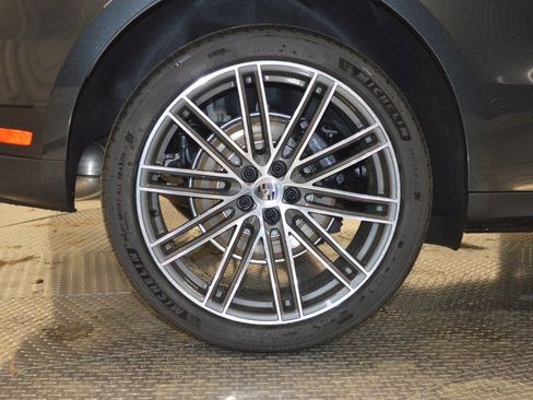 New 2026 Porsche Macan image 15