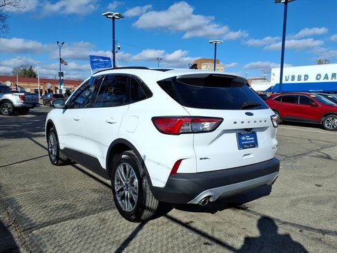 Used 2022 Ford Escape SEL image 9